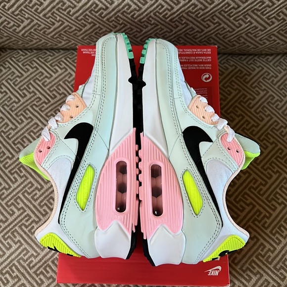 Nike Women’s Air Max 90 “Easter” - Picture 5 of 10